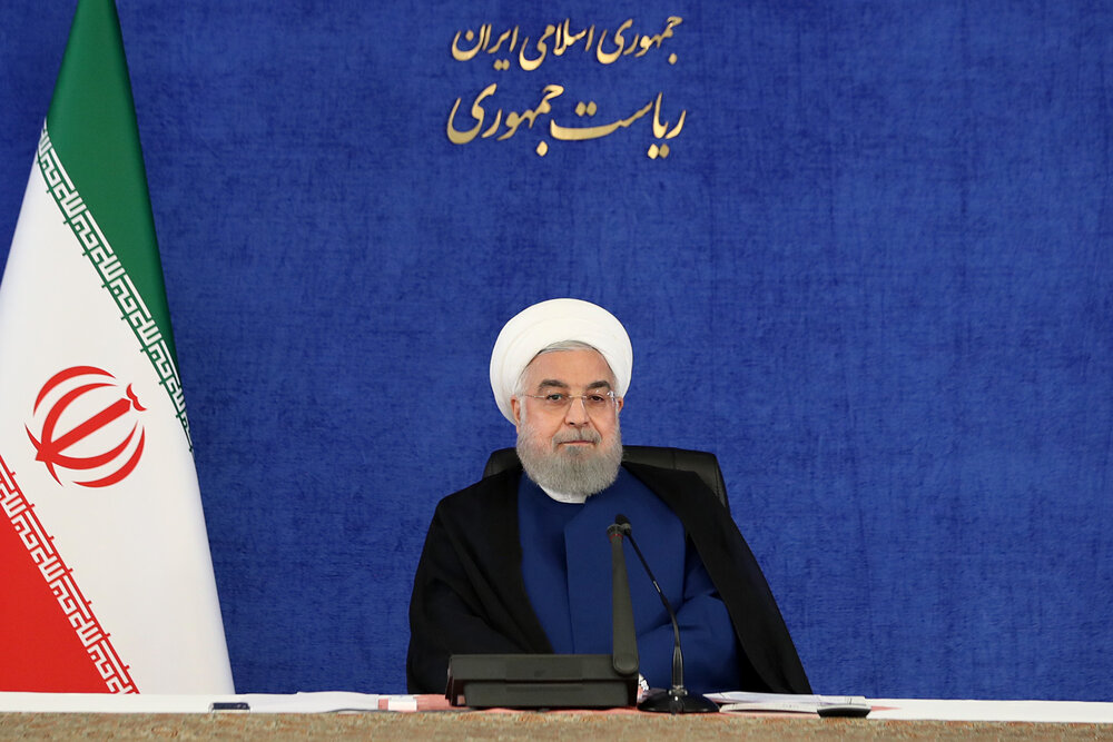 روحانی: می خواهیم از صادرات نفت خام فاصله بگیریم/در کنار تحریم، تحریف و تهدید را داریم