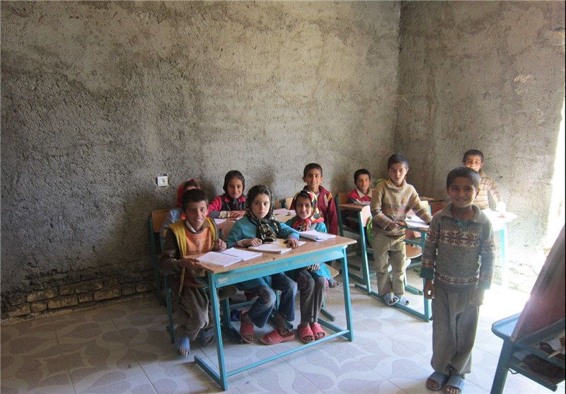 اجرای طرح مدرسه سبز در مدرسه الغدیر کرمان / امسال جشن برچیده شدن مدارس خشتی را داریم
