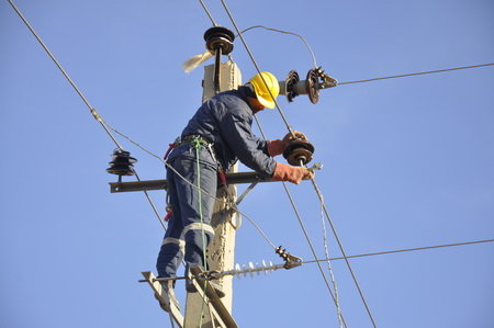 مصرف برق استان ۲هزار و ۷۰۰ مگاوات است/۲۲ مصرف کننده بزرگ برق استان بالغ بر ۸۰۰ مگاوات مصرف دارند