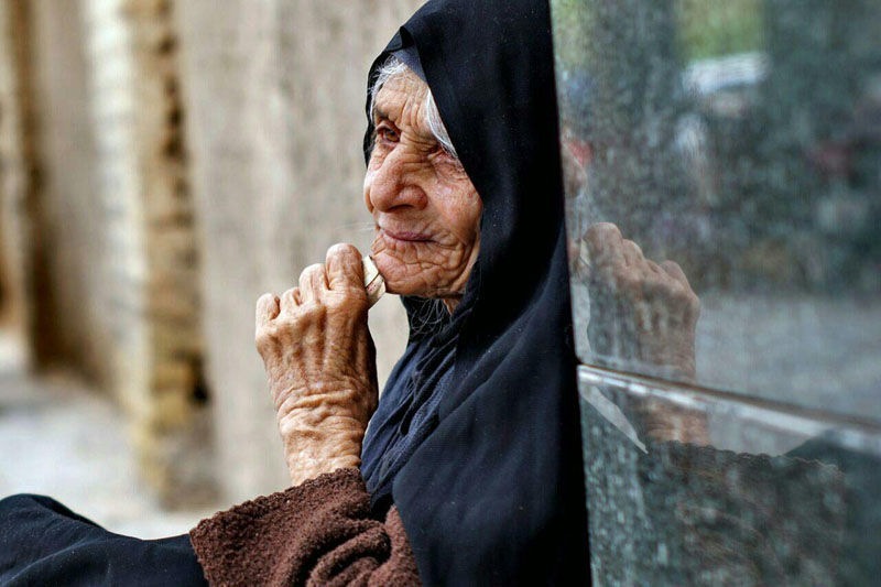 استان کرمان ۲۵۰ هزار نفر سالمندان دارد/زمینه  حضور فعال سالمندان را فراهیم کنیم/