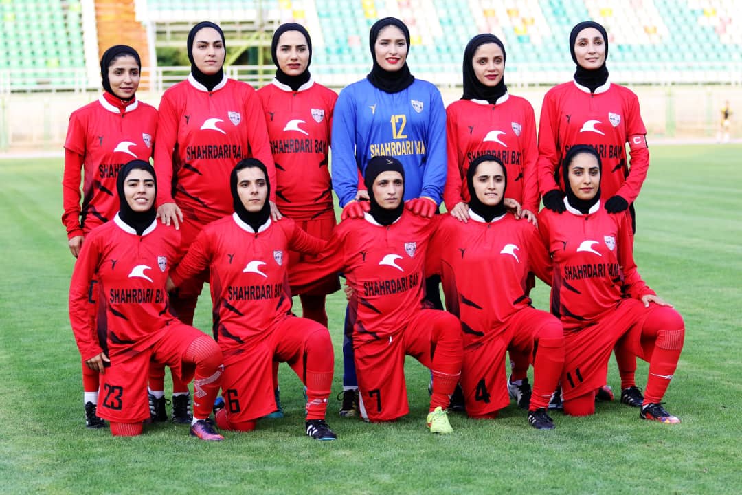 تیم شهرداری بم کرمان به عنوان مدافع عنوان قهرمانی هنوز کار خود را آغاز نکرده است/سلامتی فوتبالیست‌ها مهم‌تر از لیگ است/ کار سختی برای قهرمانی داریم