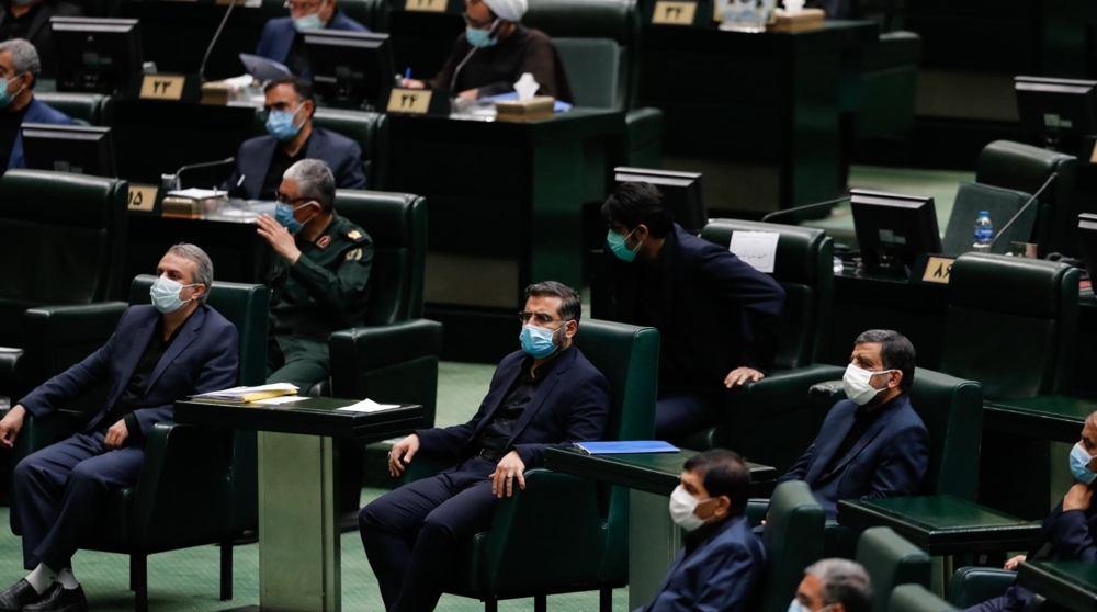 نماینده مخالف وزیر پیشنهادی بهداشت: دخترو داماد شما یک هفته قبل بعد از ۲.۵ سال به تهران منتقل شدند؛ انشاالله پارتی بازی وجود نداشته